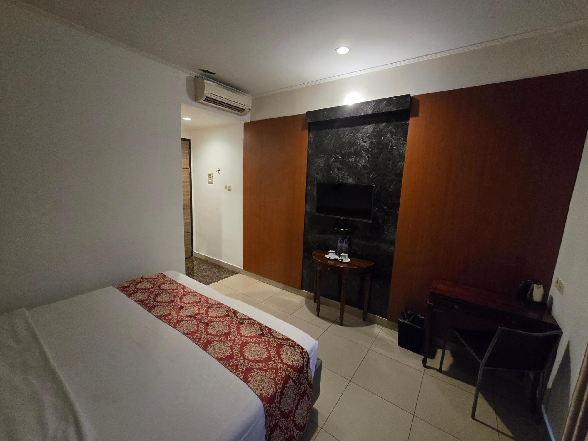 Marilyn Hotel Serpong Exterior foto